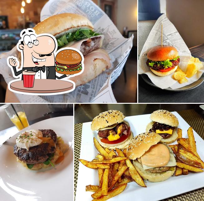 In & Out Club Bistro