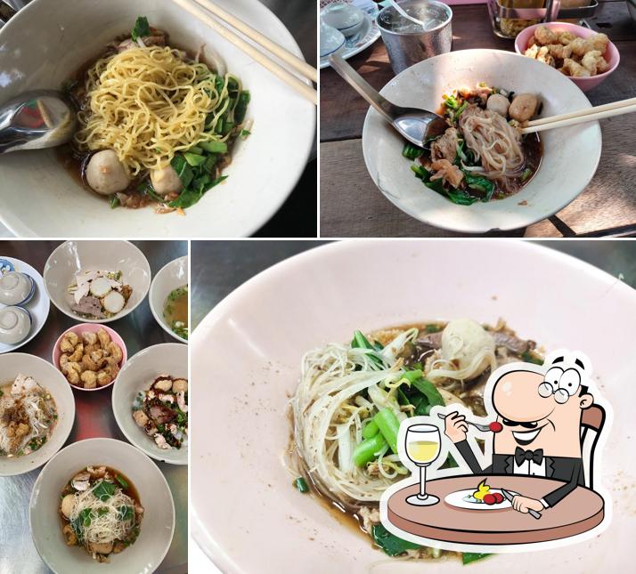 ก๋วยเตี๋ยวเรือ โกรุ่ง