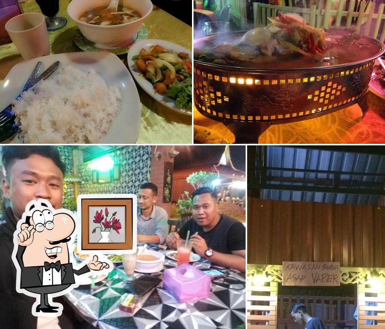 Gazebo Seafood Parit Raja