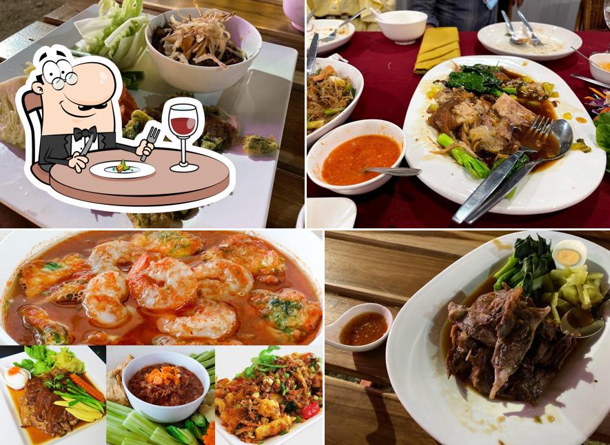 ขาหมูนางรอง ร้านอาหารนางรอง - ห้องอาหารบาราย โรงแรมพนมรุ้งปุรี