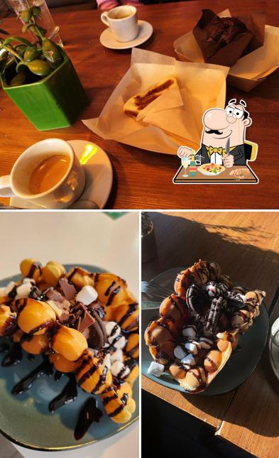 Еда в "Кофейне "BAKER STREET""