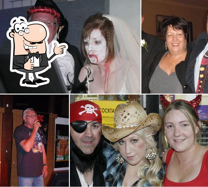Moonlight karaoke and entertainment