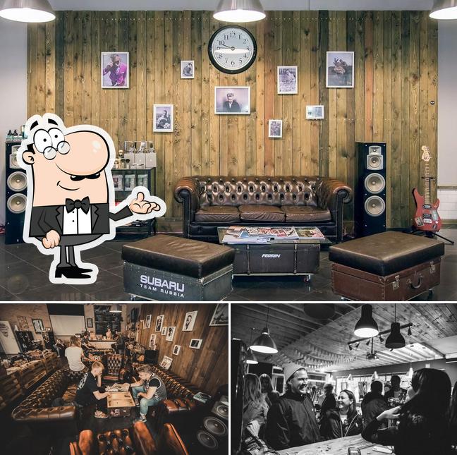 Посмотрите на внутренний интерьер "Barber Otto"