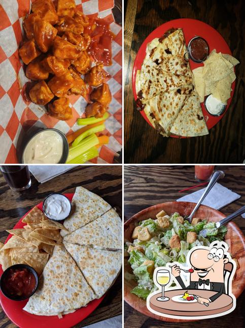 Red Rooster Bar & Grill