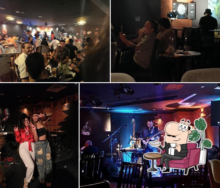 Bricks Rock Bar