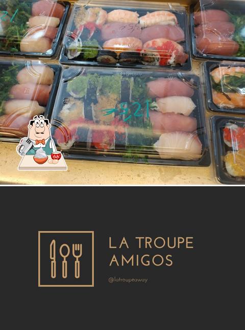 La Troupe Away