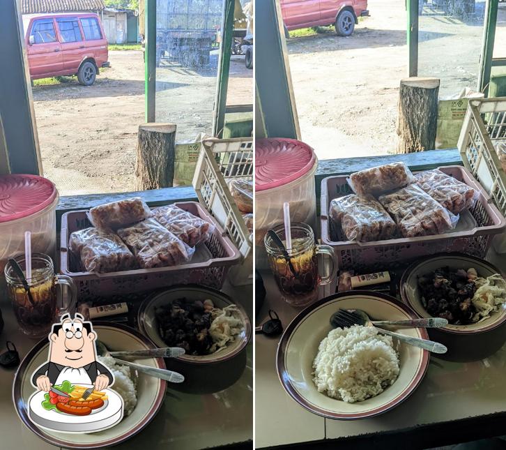 Sate Kambing "Pak Yamto"