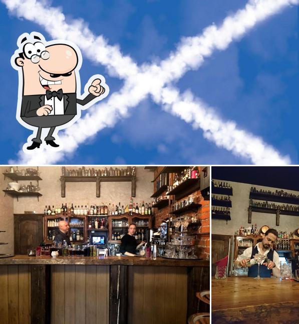 Наслаждайтесь свежим воздухом и видом, открывающемся из "Брюса бар"