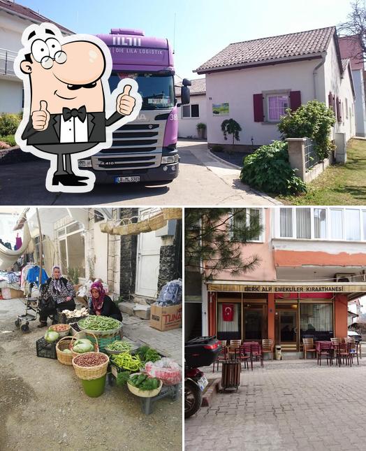 Emekliler Kıraathanesi