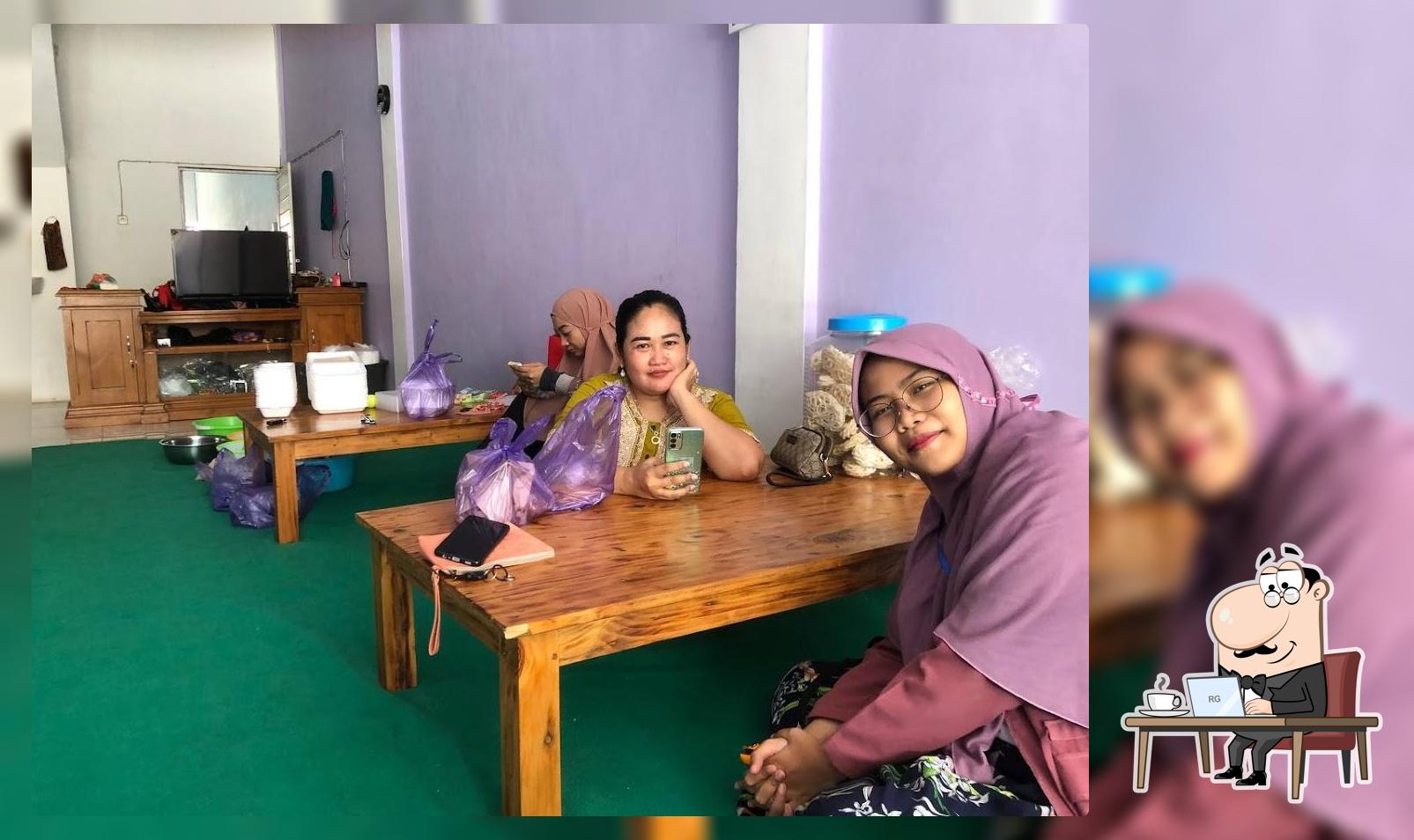Lesehan "Sinok Ayu"