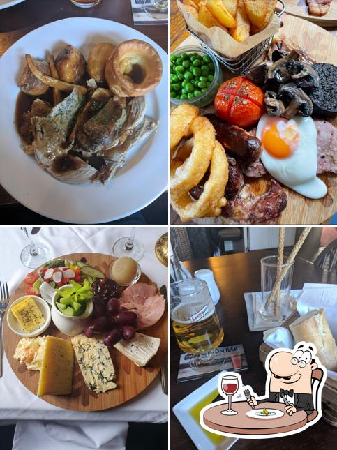 Fox & Hounds