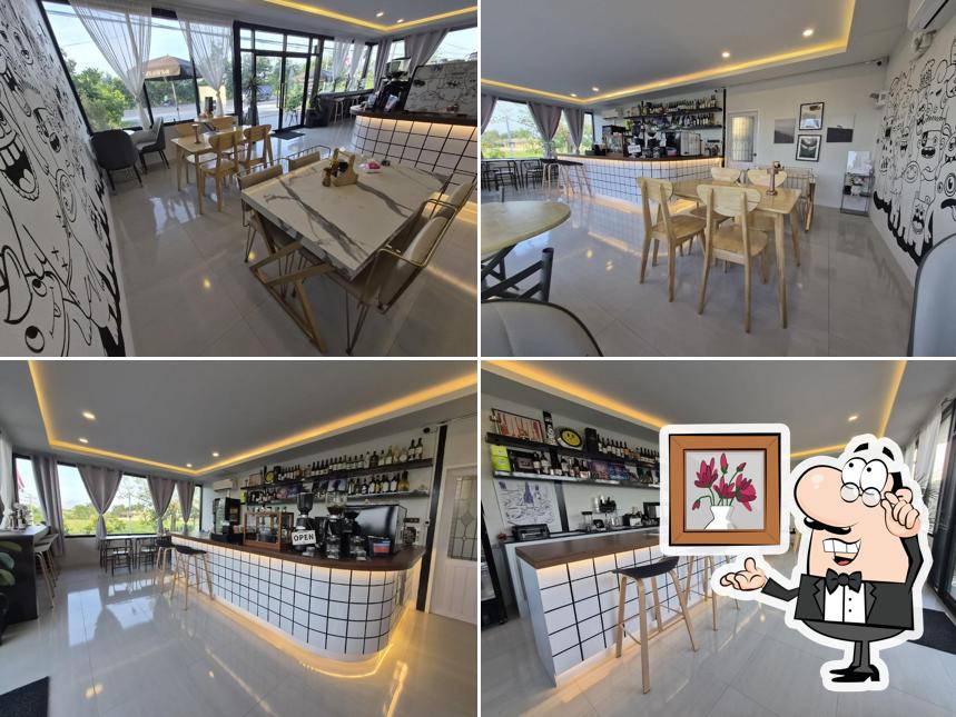 19 Cafe and bar