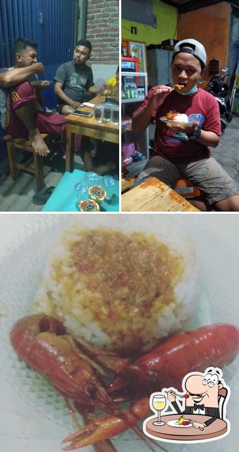 Warung tiga lima 24 jam