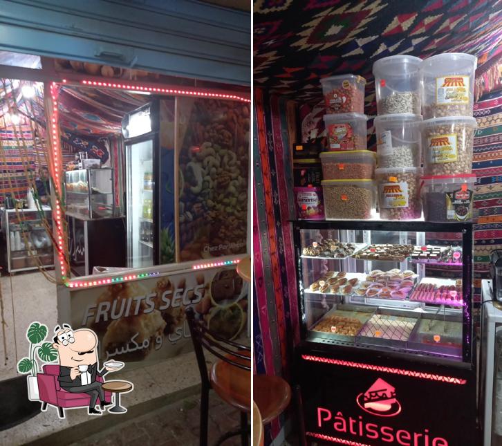 Thé, gâteaux et fruits secs chez Parikhou