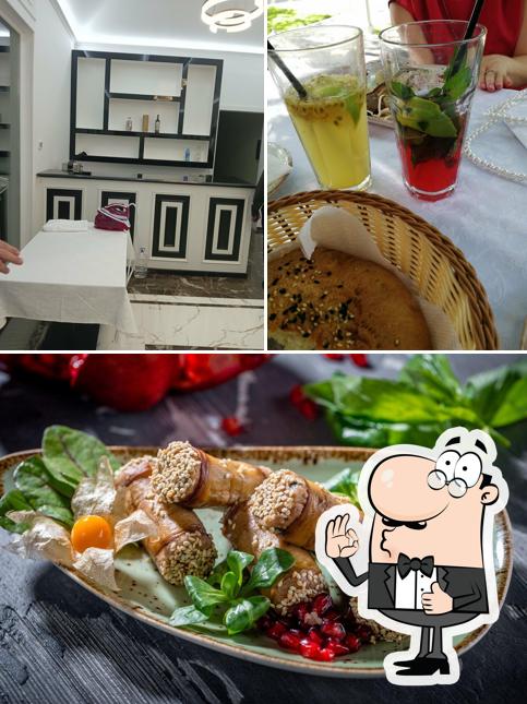 Взгляните на фотографию ресторана "Белый сад"