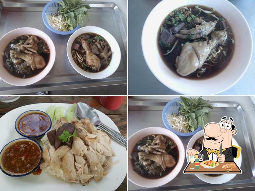 ร้านก๋วยเตี๋ยวไก่ตุ๋นมะระ ข้าวมันไก่พี่หมัย