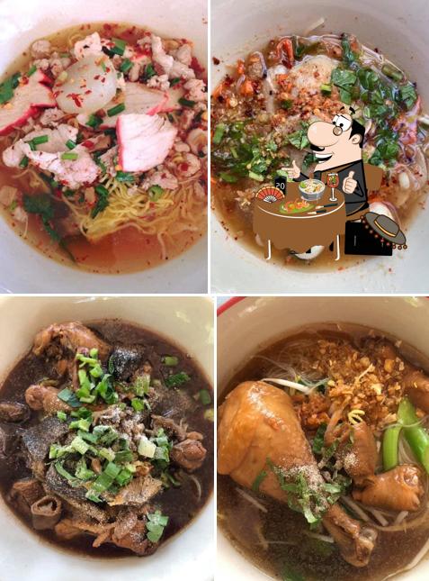 ป้าศจี ก๋วยเตี๋ยว อาหารตามสั่ง
