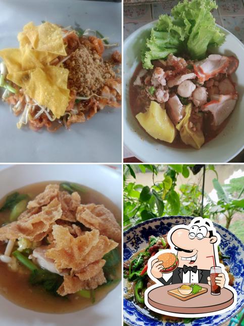 ร้านบัวแก้ว ริมน้ำ ตามสั่ง