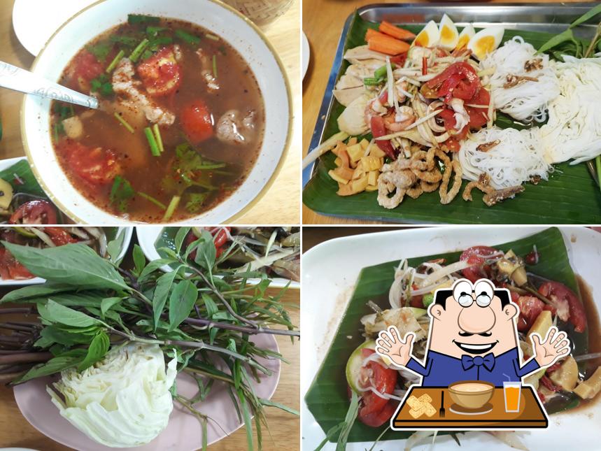 หมูนิตำยกถาด