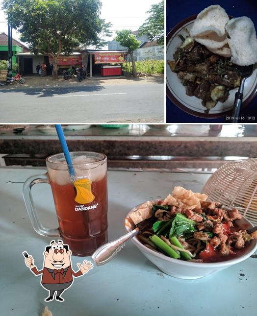 Rujak Cingur Mbak Jah Petok