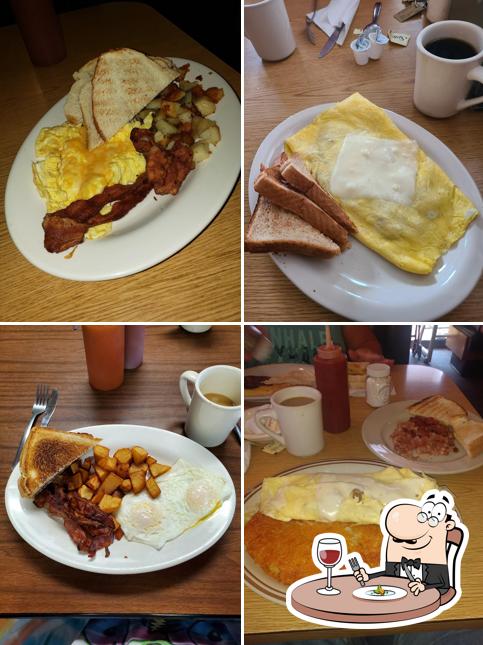 Banana Curve Diner