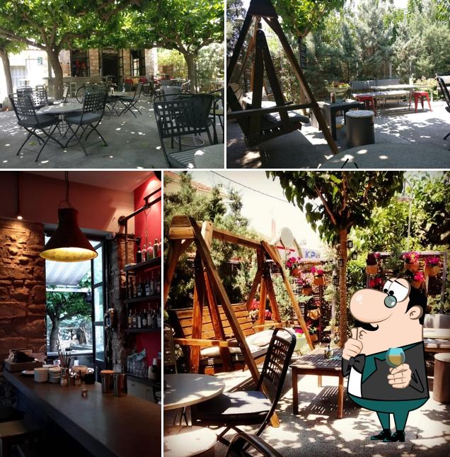 Ευοί Ευάν (Αυλή)