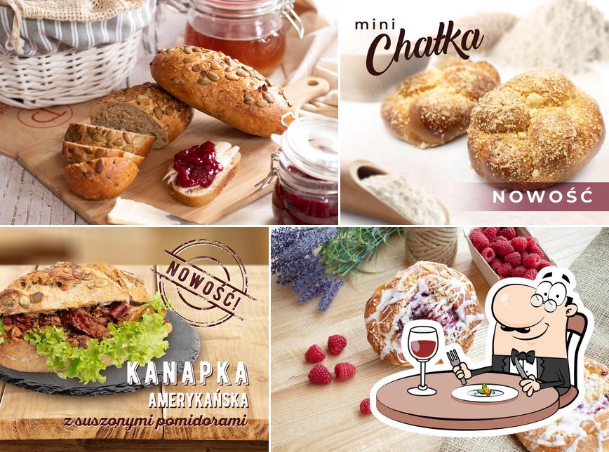 PIEKUŚ piekarnia z cukiernią