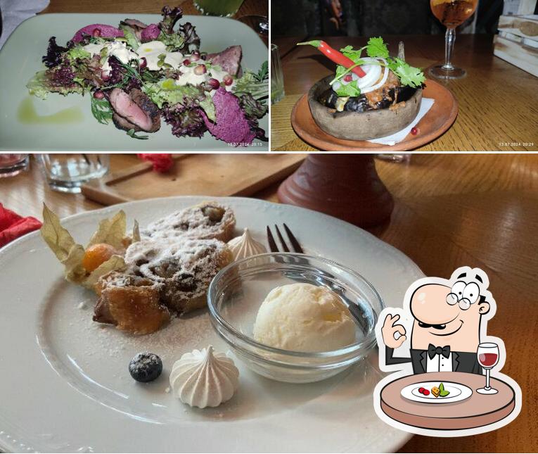 Блюда в "Ресторане Диване-Баяне"