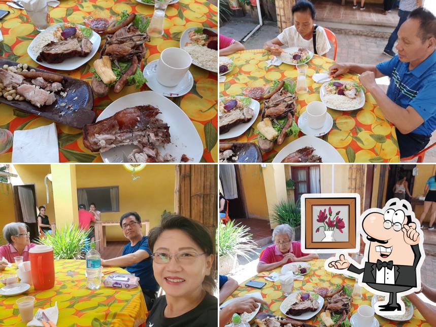 PATIO DE COMIDA AL PASO POR PORONGO