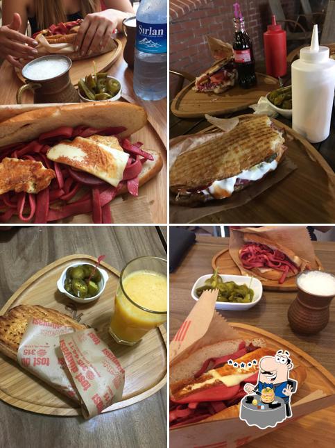 Ayvalık toast world