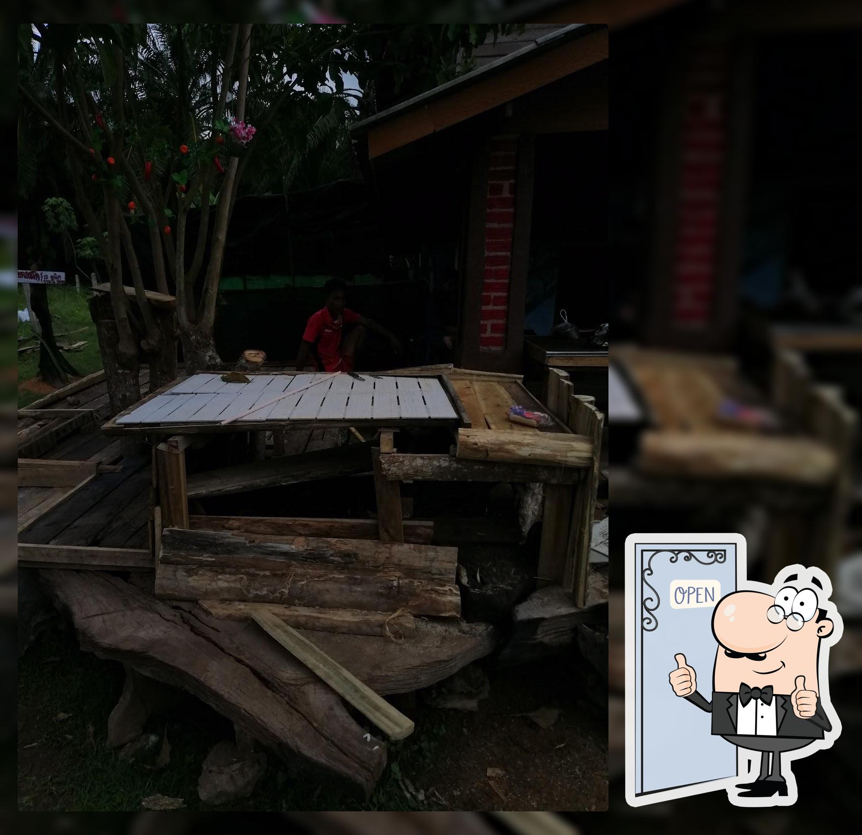 บ้านไม้คงวุฒิ
