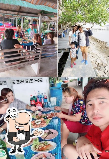 ร้านริมเล