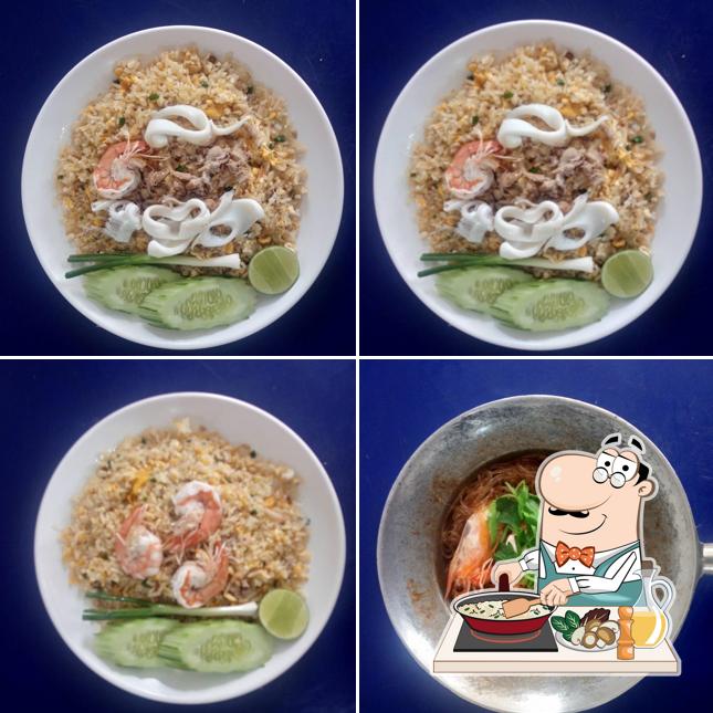 ข้าวผัดปู & กุ้งอบวุ้นเส้น
