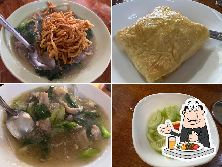 ก๋วยเตี๋ยวไทยสวรรคโลก