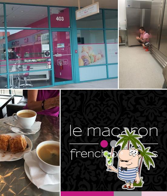 Le Macaron French Pastries