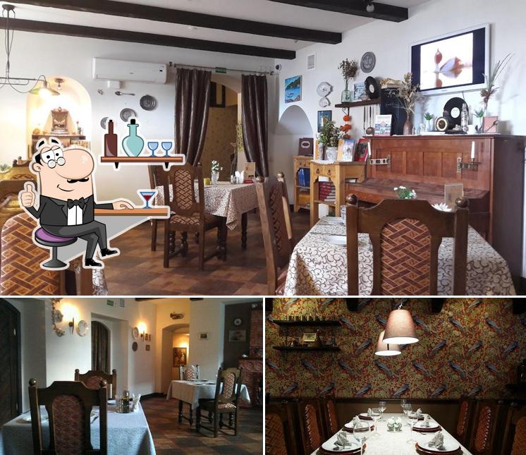 Посмотрите на внутренний интерьер "Кухмистр"