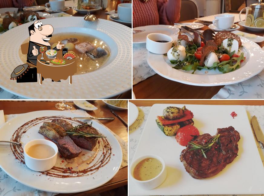 Еда в "La Maison, ресторанном комплексе"