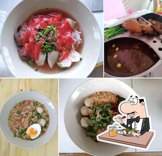นารีก๋วยเตี๋ยวเรืออยุธยา