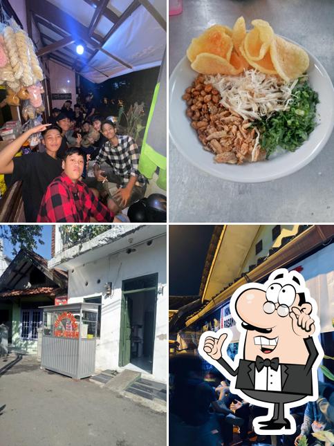 BUBUR AYAM IBU YUYUN