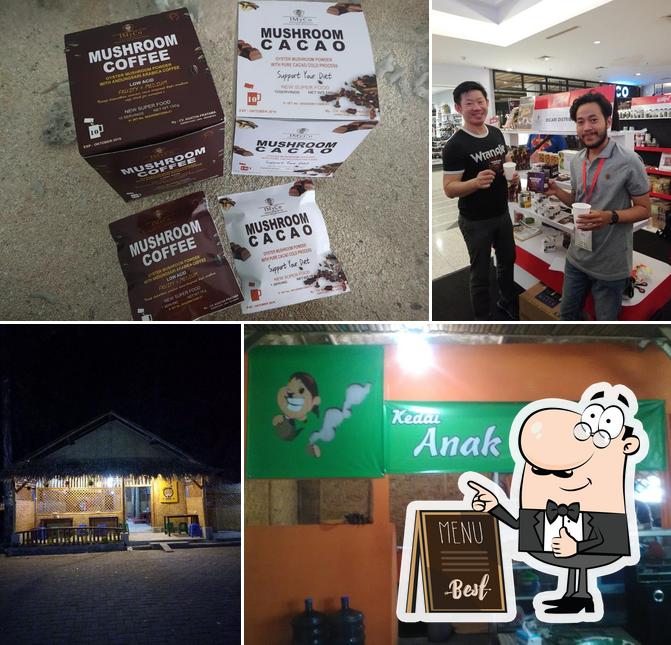 Kedai_empatenam