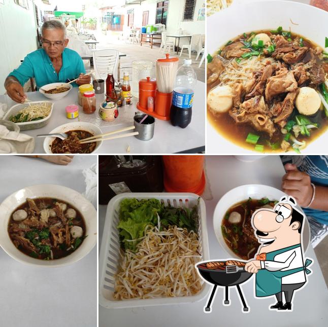 ร้านก๋วยเตี๋ยวเรือสนั่นเมือง