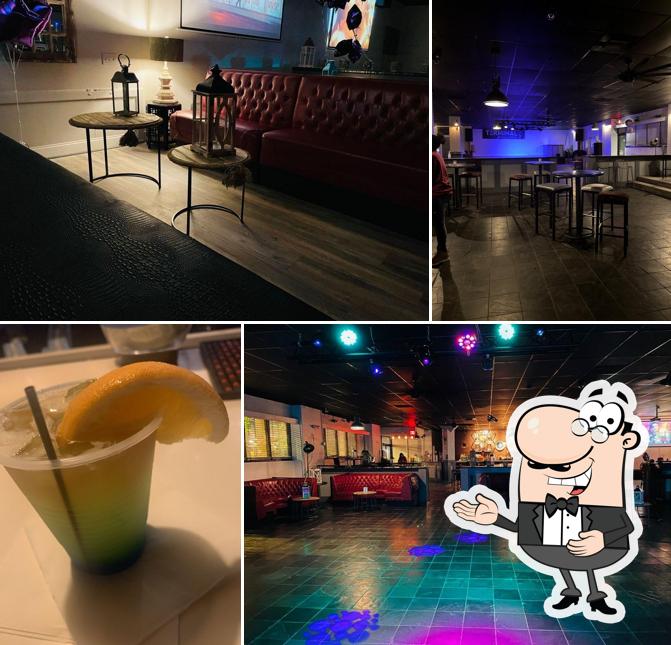 Terminal 8 - Bar & Lounge
