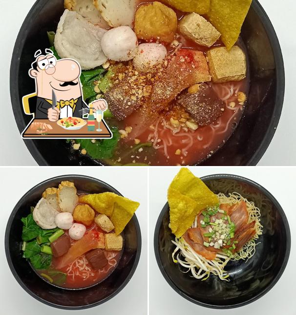 เย็นตาโฟ3แยก(สุทธิสาร)สาขาปู่เจ้าฯ