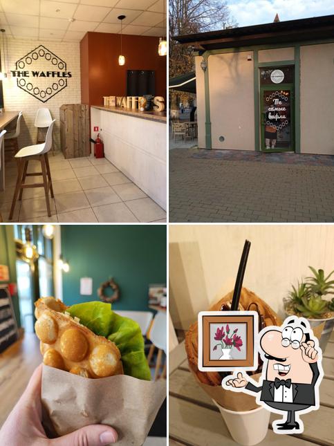 Посмотрите на внутренний интерьер "The Waffles"