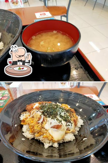 勝どき食堂 三日月店