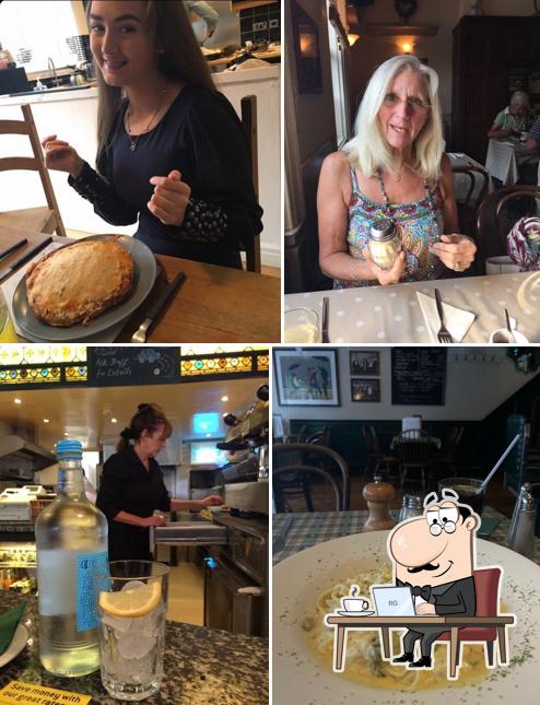 Mama's And Leonies