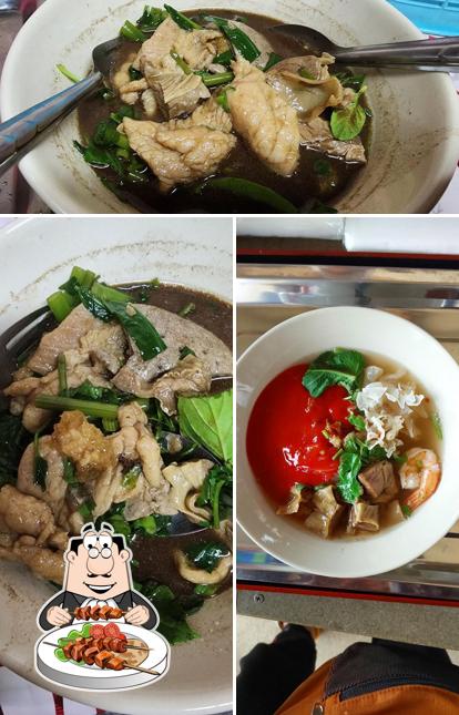 ร้านก๋วยเตี๋ยวบ้านครู