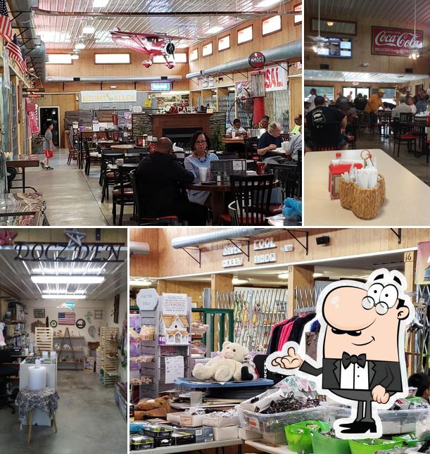 County Line Mini Mall & Cafe