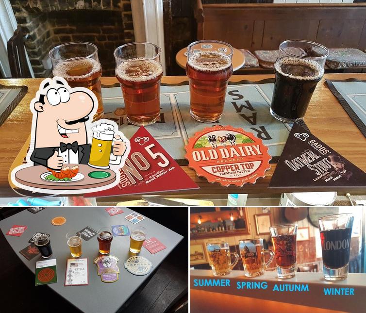 12 Degrees Micropub