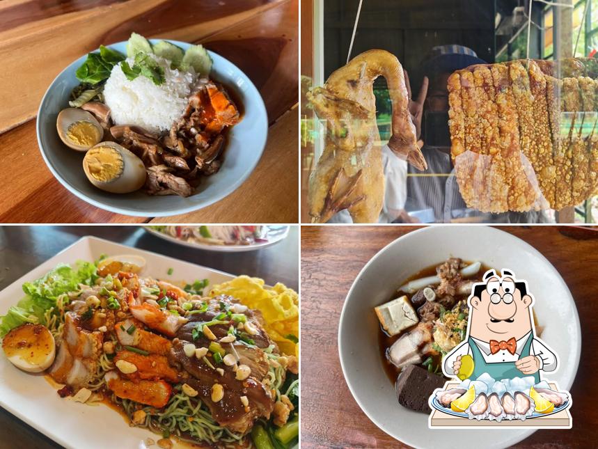 ร้านเต็มปาก เต็มคำ (Tempak Temkam) หมูกรอบขั้นเทพ บะหมี่ปากโป